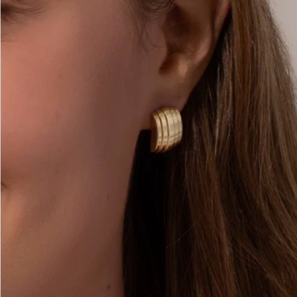 NEW Uncommon James Gold Mirror Ribbed Earrings.